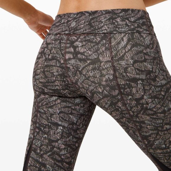 Lululemon Wunder Under Crop High Rise Scallop Full-On Luxtreme 23" Origami 8 - Picture 5 of 14